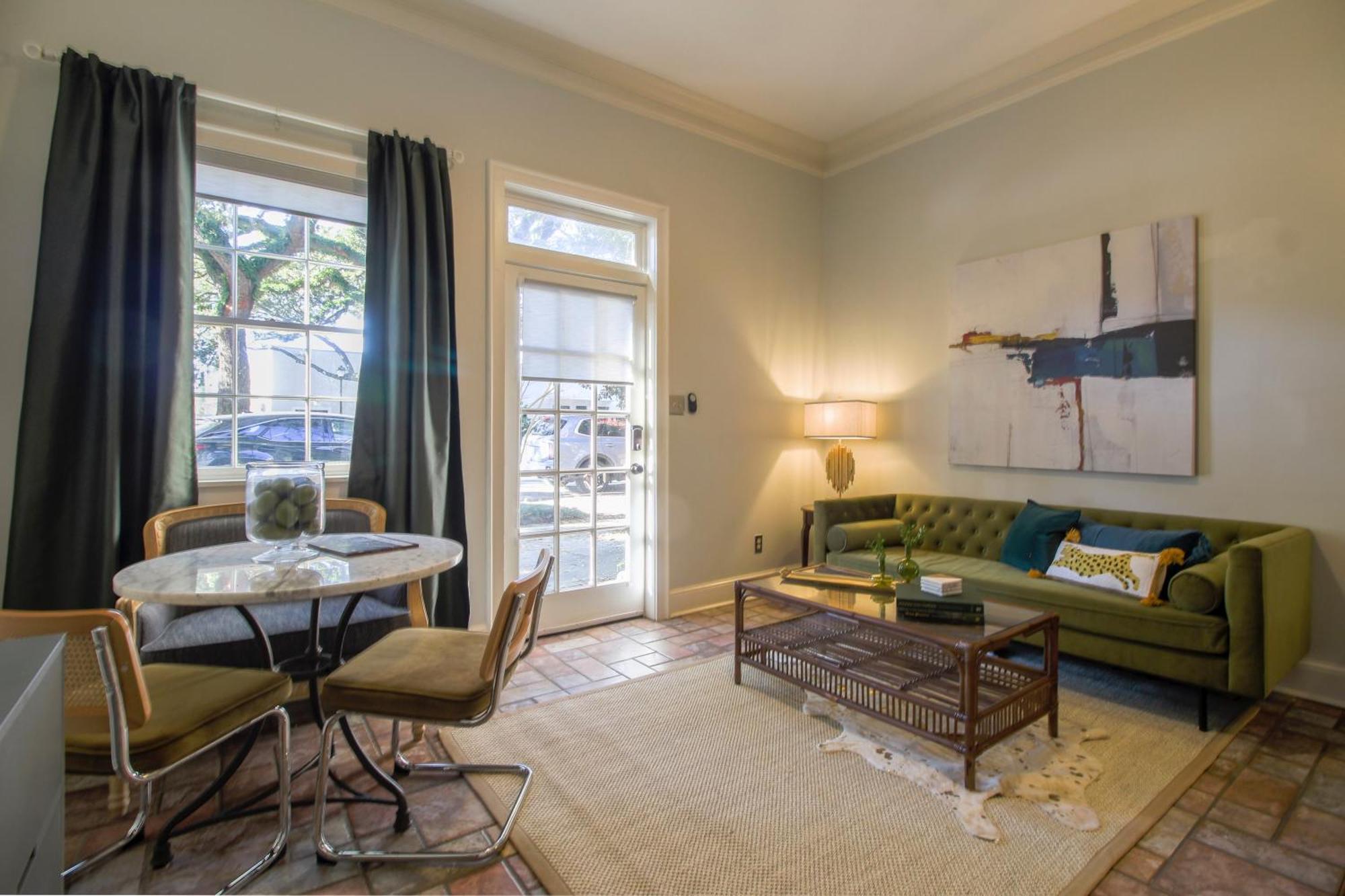 Private Patio Retreat In Charming Downtown Apartamento Savannah Exterior foto